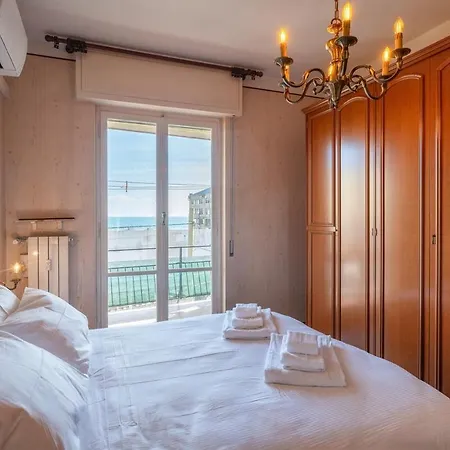 Casa Nina Quadrilocale A 50m Dal Mare Apartment Pietra Ligure