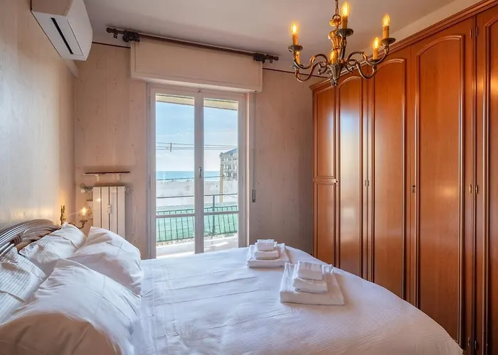 Casa Nina Quadrilocale A 50m Dal Mare Appartement Pietra Ligure